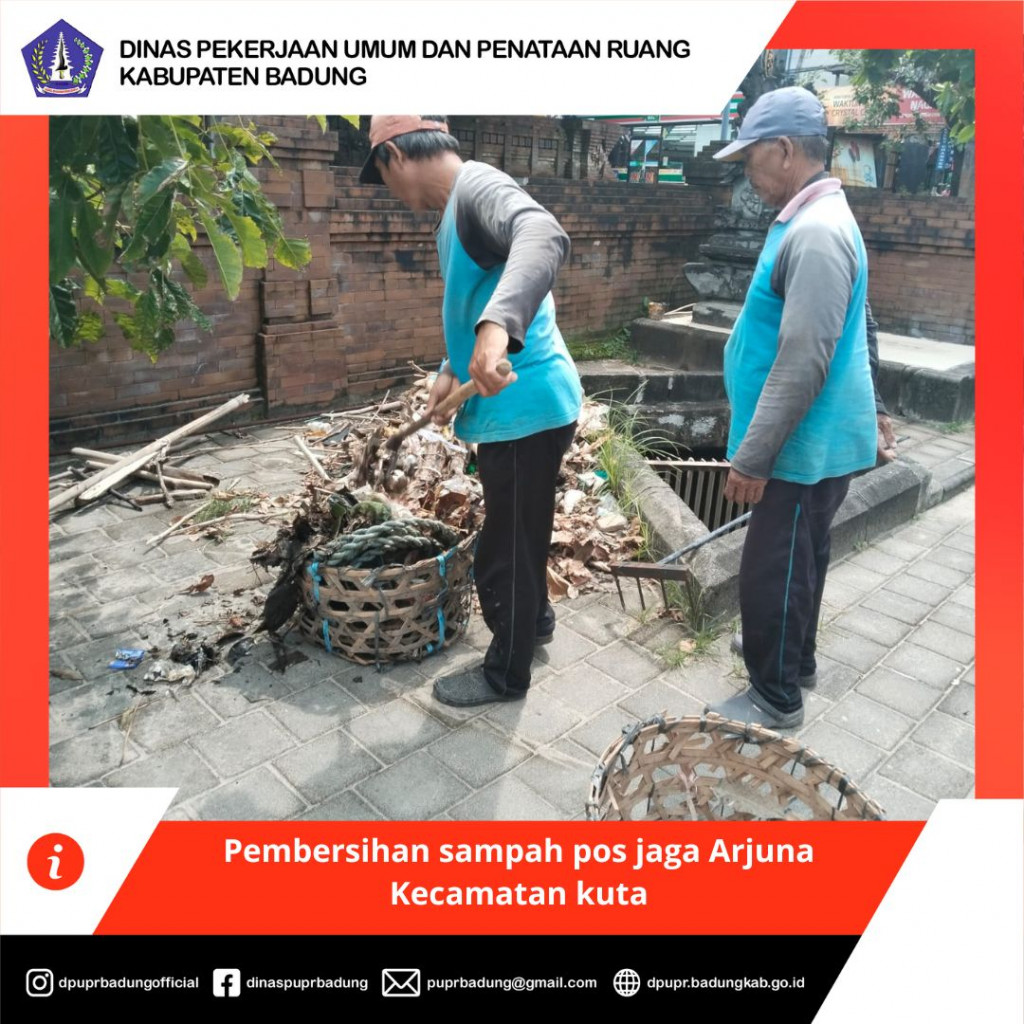 Pembersihan sampah pos jaga Arjuna Kecamatan kuta